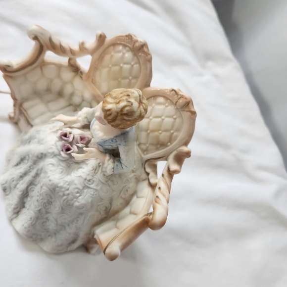 Bordeaux Lady in Waiting Porcelain [Night Light *] Excellent Condition. - Picture 4 of 13